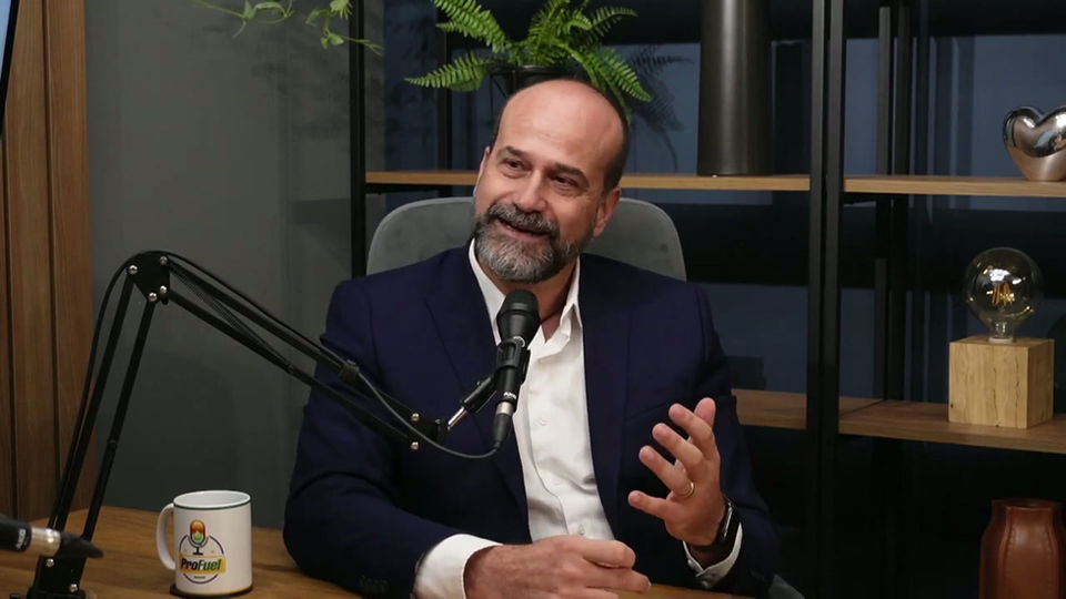 Conheça o podcast ProFuel _ um programa sobre combustíveis